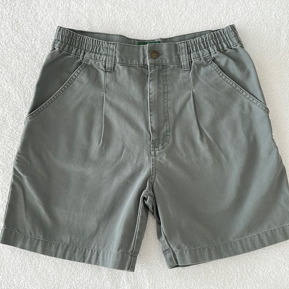 Cabela's Shorts Women’s  Size Small. Pleated Utility Shorts. 💯 Cotton. Rugged